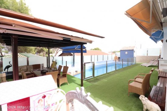 Chalet en venta en Orihuela (Alicante)