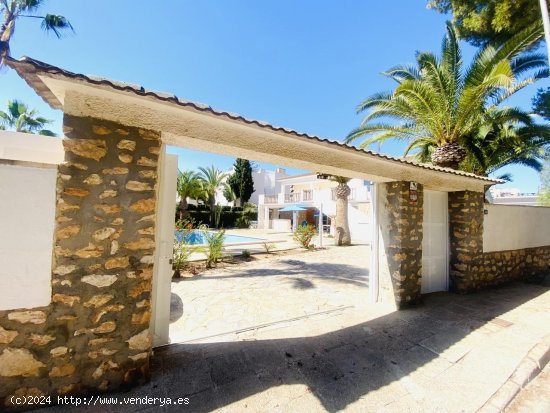 Villa en venta en Orihuela (Alicante)