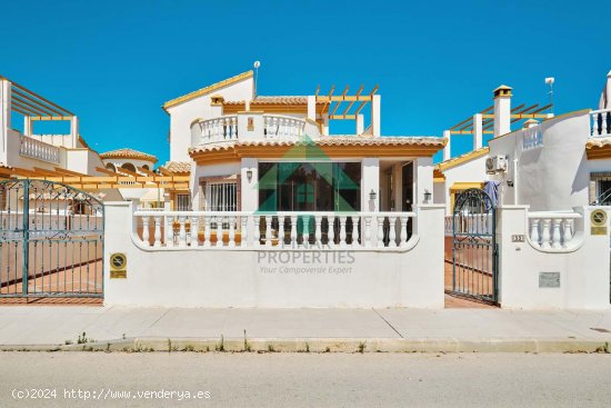 Villa en venta en Pilar de la Horadada (Alicante)