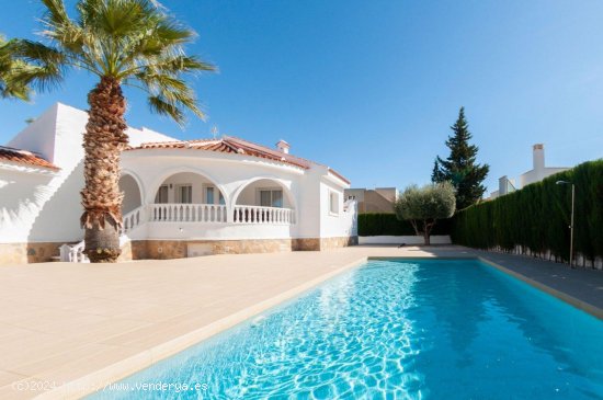 Villa en venta a estrenar en Rojales (Alicante)