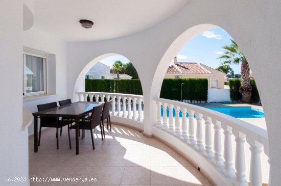 Villa en venta a estrenar en Rojales (Alicante)