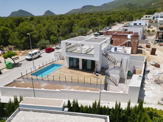 Villa en venta a estrenar en Polop (Alicante)