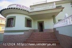 Villa en venta a estrenar en Torrevieja (Alicante)