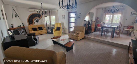 Villa en venta en Ciudad Quesada (Alicante)