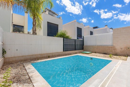 Villa en venta en Orihuela (Alicante)