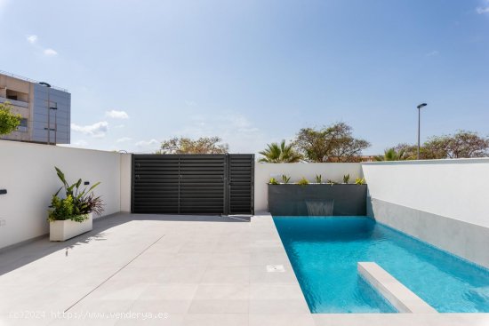 Villa en venta a estrenar en Benijófar (Alicante)