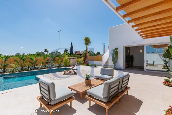 Villa en venta en Los Montesinos (Alicante)