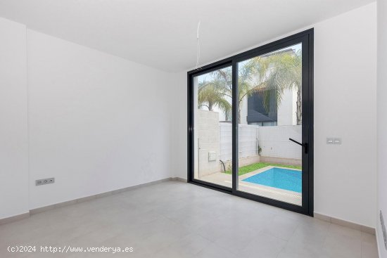 Villa en venta en Orihuela (Alicante)