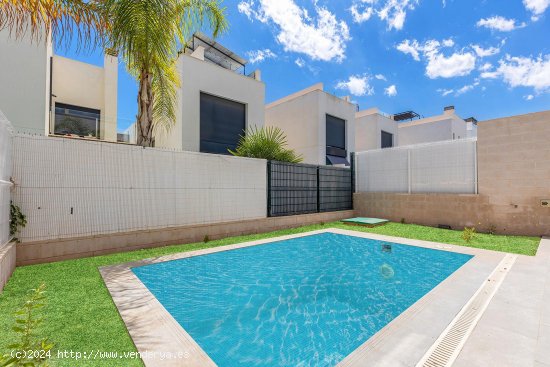 Villa en venta en Orihuela (Alicante)