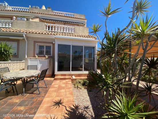 Chalet en venta en Torrevieja (Alicante)