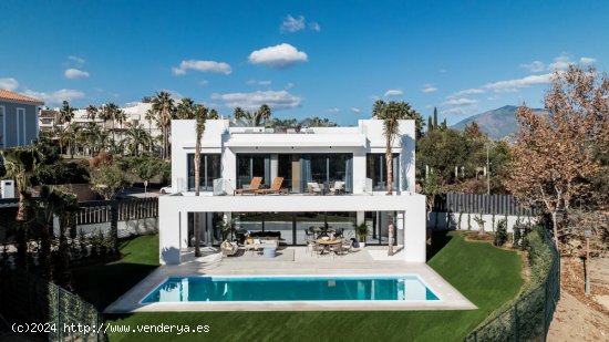 Villa en venta a estrenar en Estepona (Málaga)