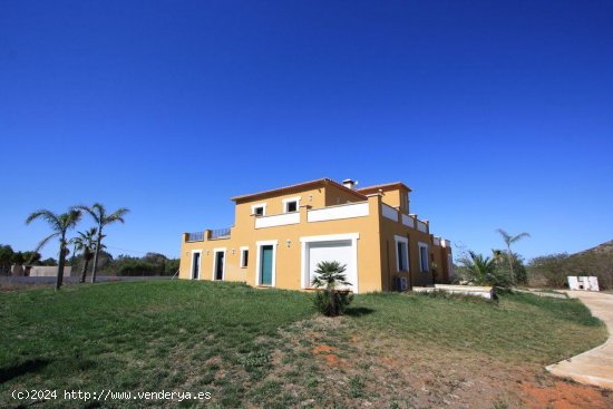 Villa en venta en Pedreguer (Alicante)