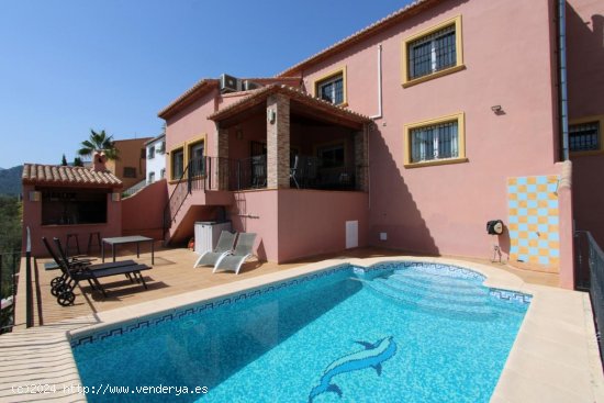 Villa en venta en Orba (Alicante)