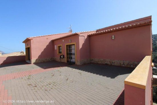 Villa en venta en Orba (Alicante)