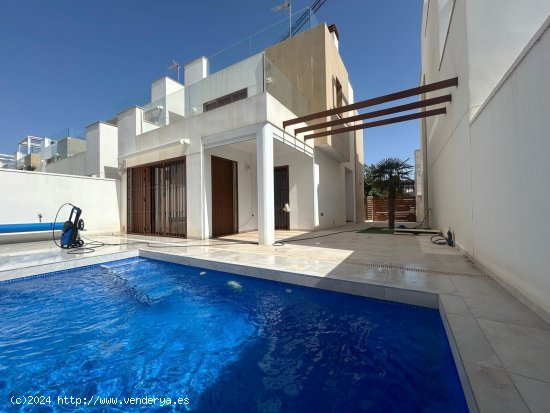  Villa en venta en Pilar de la Horadada (Alicante) 