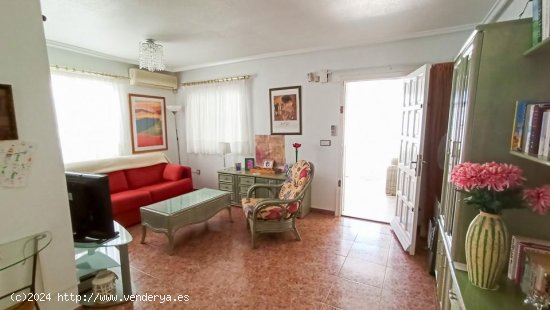 Chalet en venta en Torrevieja (Alicante)