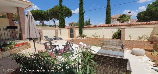 Villa en alquiler en Alhaurín de la Torre (Málaga)