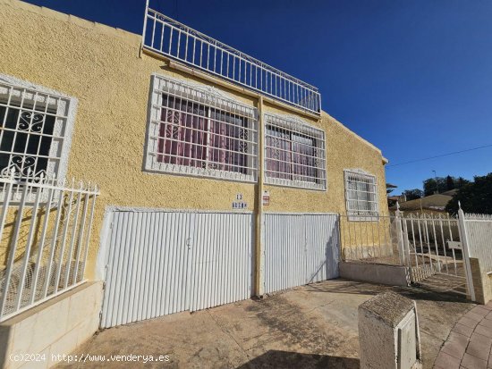 Villa en venta en Elche (Alicante)