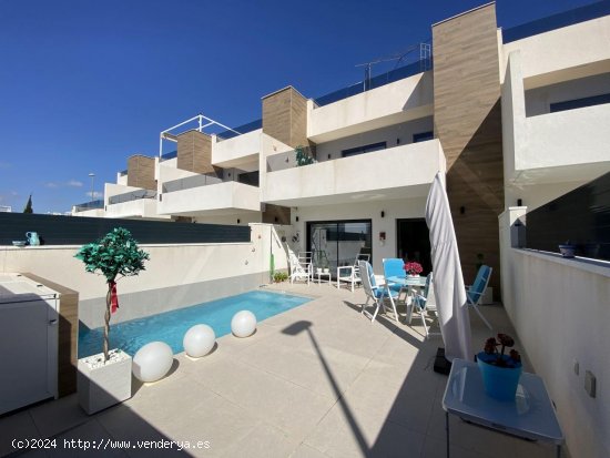 Villa en venta en Benijófar (Alicante)