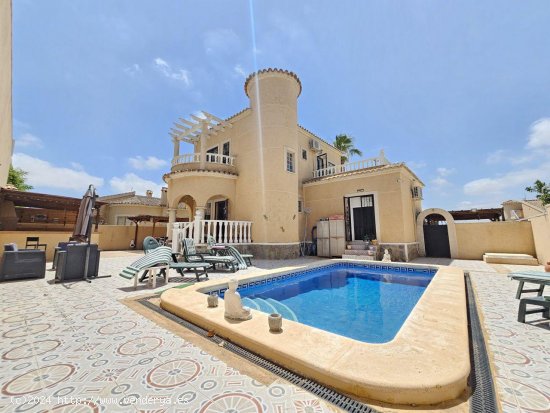  Villa en venta en Benijófar (Alicante) 