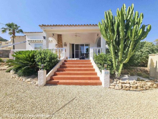 Villa en venta en Alfaz del Pi (Alicante)