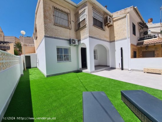  Casa en venta en Torrevieja (Alicante) 