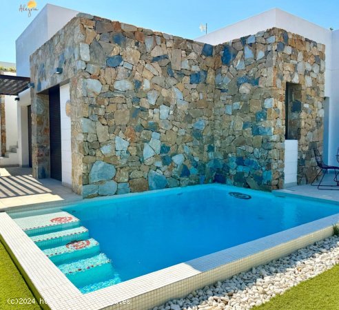 Villa en venta en Orihuela (Alicante)