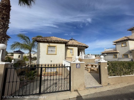 Villa en venta en Orihuela (Alicante)