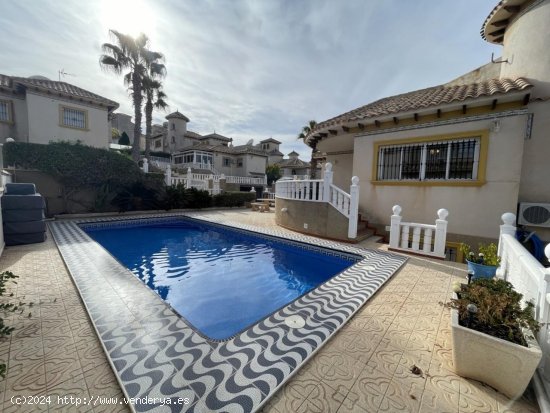 Villa en venta en Orihuela (Alicante)