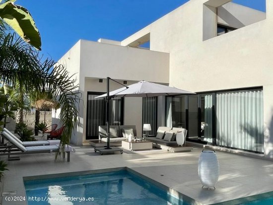  Villa en venta en Benijófar (Alicante) 