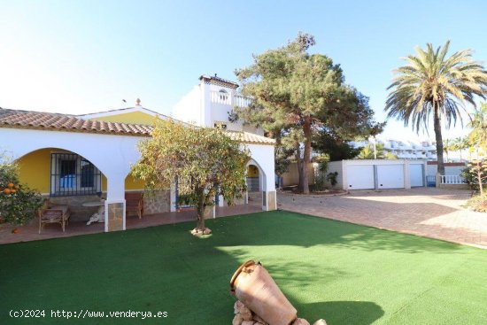 Villa en venta en Orihuela (Alicante)