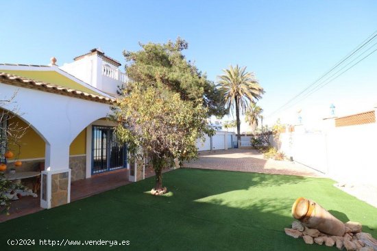 Villa en venta en Orihuela (Alicante)