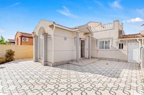 Casa en venta en Torrevieja (Alicante)