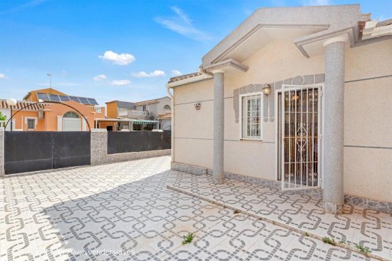 Casa en venta en Torrevieja (Alicante)