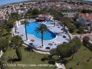 Chalet en venta en Torrevieja (Alicante)