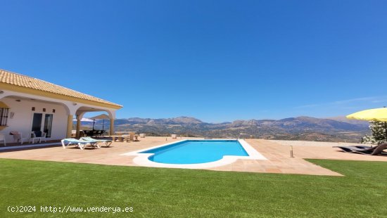 Villa en venta en Colmenar (Málaga)