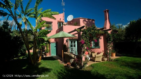 Finca en venta en Estepona (Málaga)