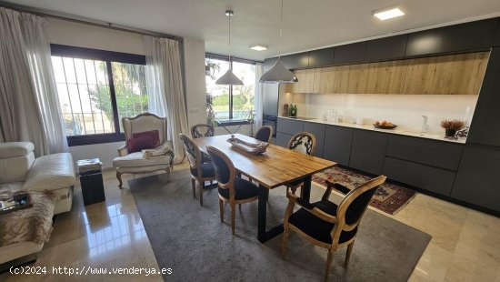 Dúplex en venta en Estepona (Málaga)