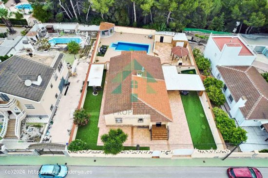 Villa en venta en Pilar de la Horadada (Alicante)