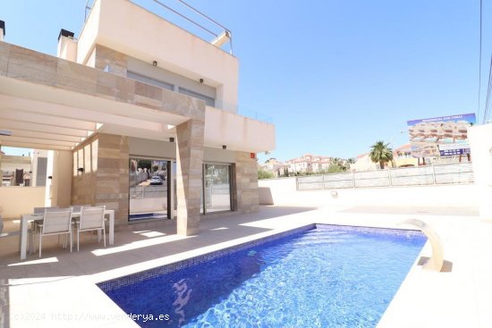 Villa en venta en San Miguel de Salinas (Alicante)