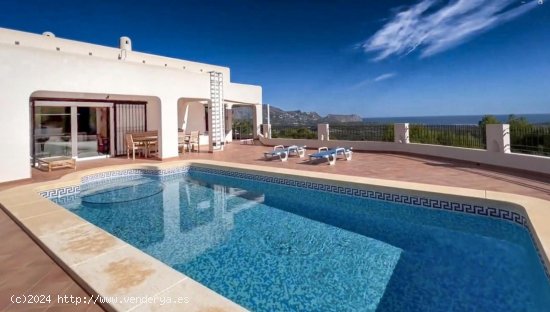 Villa en venta en La Nucia (Alicante)