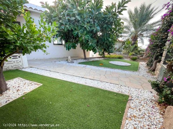 Villa en venta en La Nucia (Alicante)