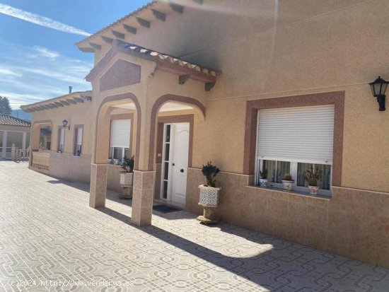 Villa en venta en Monóvar (Alicante)