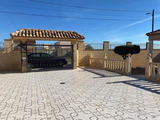 Villa en venta en Monóvar (Alicante)