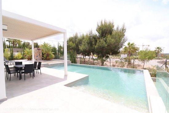  Villa en venta en Orihuela (Alicante) 