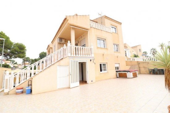 Villa en venta en Torrevieja (Alicante)