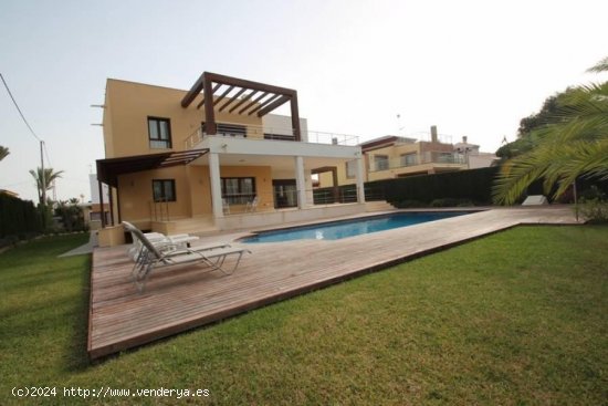 Villa en venta en Orihuela (Alicante)