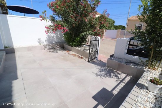 Bungalow en venta en Benijófar (Alicante)