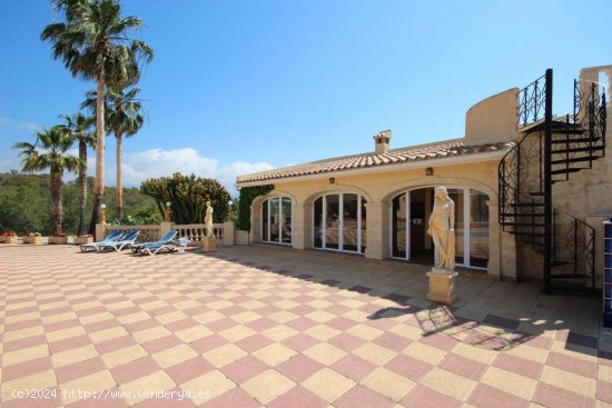 Villa en venta en Alfaz del Pi (Alicante)