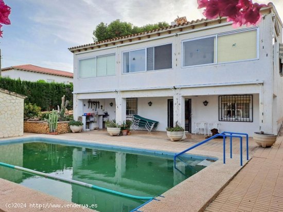 Villa en venta en Alfaz del Pi (Alicante)